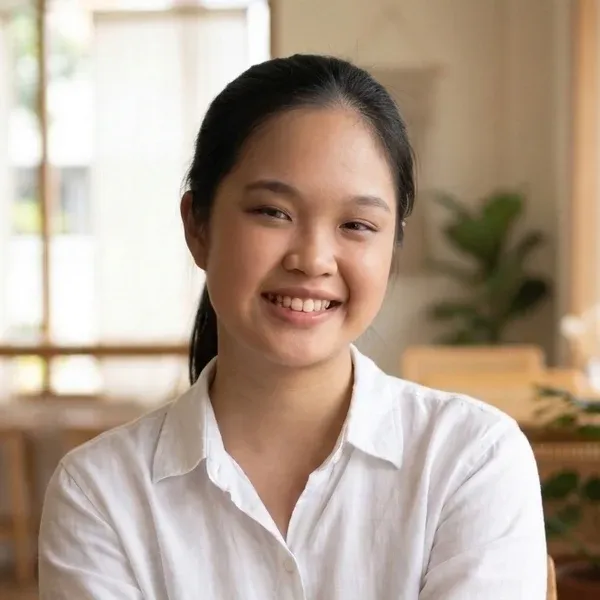 Kreezel Villanueva smiling, portrait